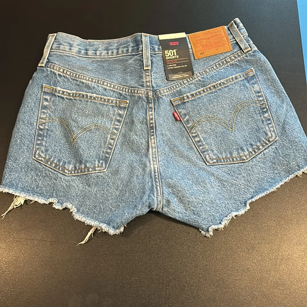 Levi’s 501 Jean shorts NWOT size 28 - Picture 3 of 5